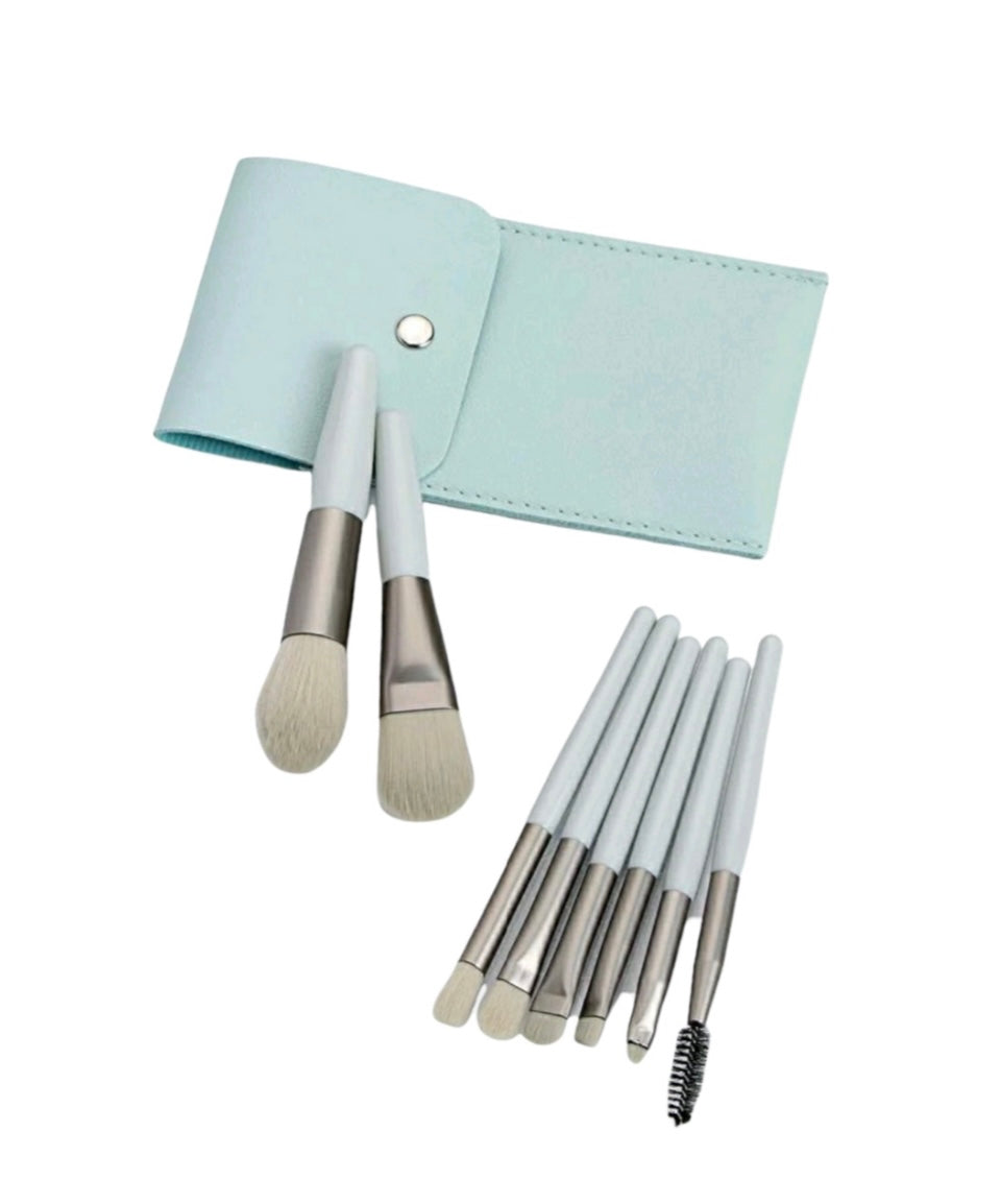 Makeup Brush Set 8 Piece with Pouch